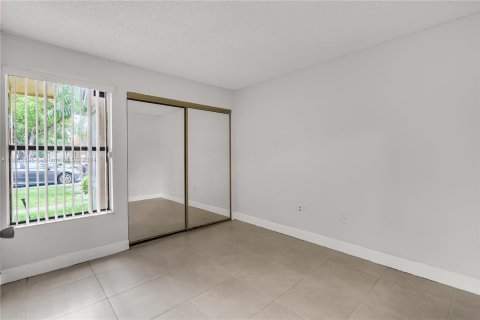 Condo in Miramar, Florida, 2 bedrooms  № 1383126 - photo 18