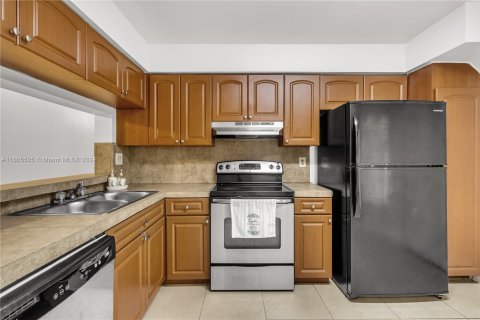 Condo in Miramar, Florida, 2 bedrooms  № 1383126 - photo 7