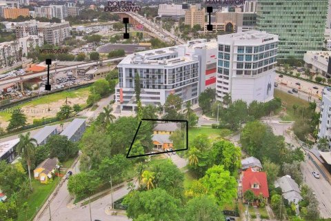 Propiedad comercial en venta en Miami, Florida № 1002206 - foto 10