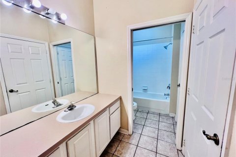 Condominio en alquiler en Orlando, Florida, 3 dormitorios, 130.81 m2 № 1316984 - foto 11