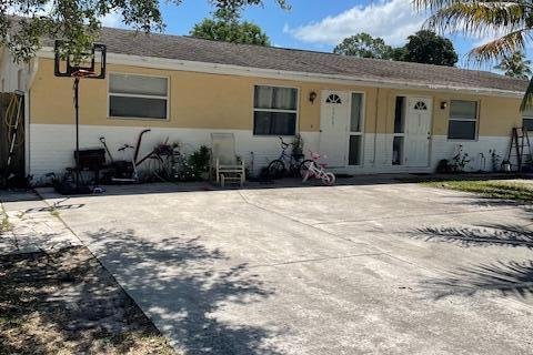 Commercial property in Stuart, Florida 145.48 sq.m. № 1155853 - photo 1