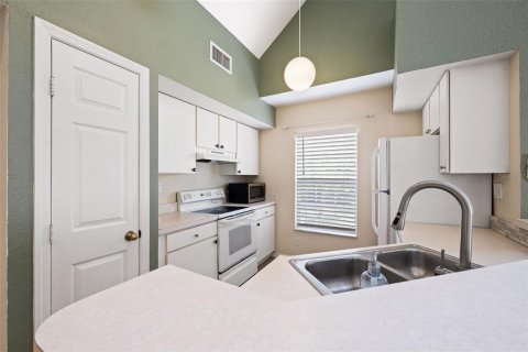 Townhouse in Tampa, Florida 1 bedroom, 105.17 sq.m. № 1313494 - photo 8