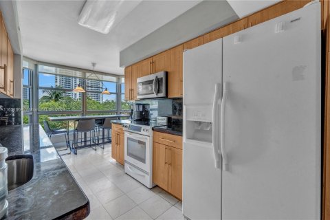 Copropriété à vendre à Aventura, Floride: 2 chambres, 126.44 m2 № 1293452 - photo 17