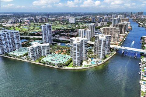 Condominio en venta en Aventura, Florida, 2 dormitorios, 126.44 m2 № 1293452 - foto 1