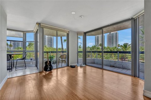 Copropriété à vendre à Aventura, Floride: 2 chambres, 126.44 m2 № 1293452 - photo 12