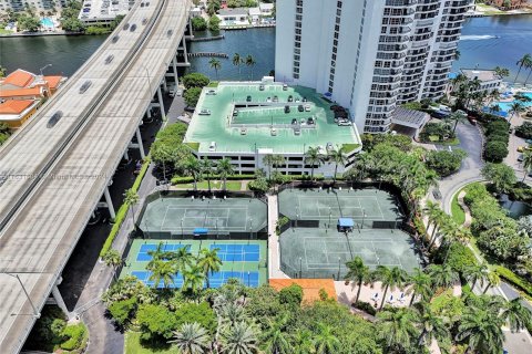 Condominio en venta en Aventura, Florida, 2 dormitorios, 126.44 m2 № 1293452 - foto 25