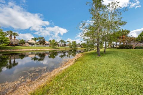 Townhouse in Wellington, Florida 2 bedrooms, 156.08 sq.m. № 1182683 - photo 4