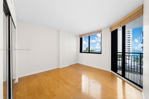 Condo in Miami, Florida, 2 bedrooms  № 1269411 - photo 18