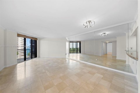 Condo in Miami, Florida, 2 bedrooms  № 1269411 - photo 4