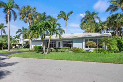House in Lauderdale-by-the-Sea, Florida 2 bedrooms, 187.66 sq.m. № 913296 - photo 17