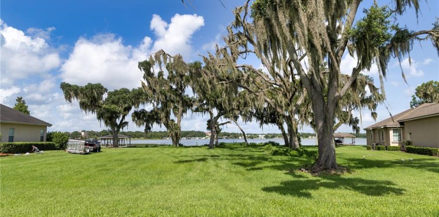 Terrain à Lakeland, Floride № 1295575