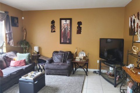 Townhouse in Homestead, Florida 3 bedrooms, 142.6 sq.m. № 1370795 - photo 7