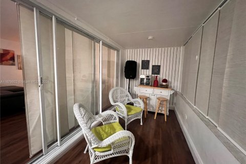 Condominio en venta en Miami, Florida, 1 dormitorio, 89.19 m2 № 1409360 - foto 17