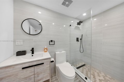 Condo in Sunny Isles Beach, Florida, 1 bedroom  № 1330704 - photo 23