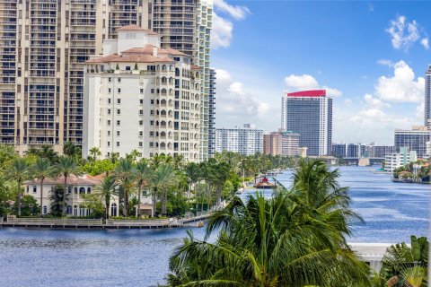 Condo in Sunny Isles Beach, Florida, 1 bedroom  № 1330704 - photo 30