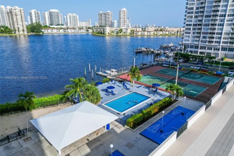 Copropriété à vendre à Aventura, Floride: 2 chambres, 120.77 m2 № 1330749 - photo 30