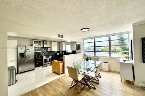 Copropriété à vendre à Aventura, Floride: 2 chambres, 120.77 m2 № 1330749 - photo 6