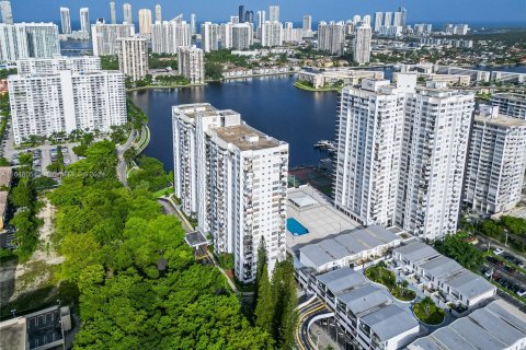 Condominio en venta en Aventura, Florida, 2 dormitorios, 120.77 m2 № 1330749 - foto 25