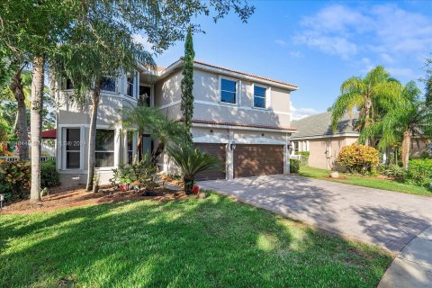 Villa ou maison à vendre à Miramar, Floride: 5 chambres, 316.61 m2 № 1330706 - photo 1