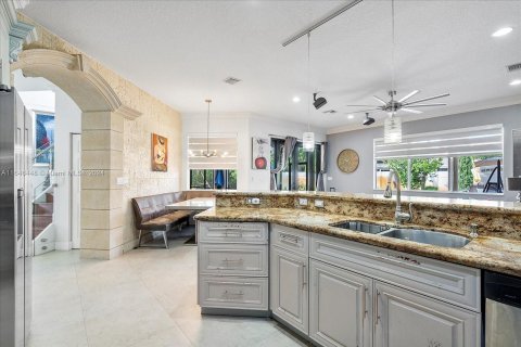 Casa en venta en Miramar, Florida, 5 dormitorios, 316.61 m2 № 1330706 - foto 10