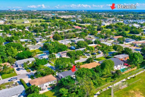 Villa ou maison à vendre à Delray Beach, Floride: 2 chambres, 148.83 m2 № 787382 - photo 5