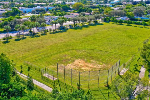 House in Delray Beach, Florida 2 bedrooms, 148.83 sq.m. № 787382 - photo 1