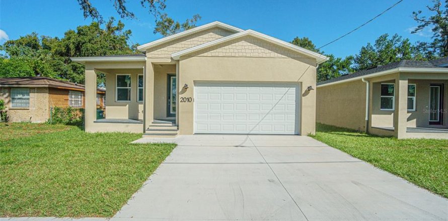 House in Tampa, Florida 3 bedrooms, 142.14 sq.m. № 1426444