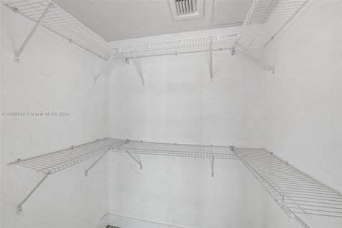 Condominio en venta en Miami, Florida, 1 dormitorio, 52.95 m2 № 1224040 - foto 12