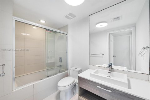 Condominio en venta en Miami, Florida, 1 dormitorio, 52.95 m2 № 1224040 - foto 11