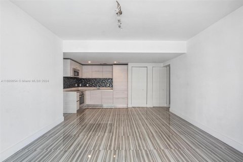 Condominio en venta en Miami, Florida, 1 dormitorio, 52.95 m2 № 1224040 - foto 7