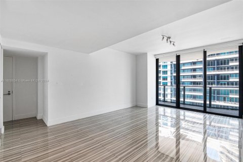 Condo in Miami, Florida, 1 bedroom  № 1224040 - photo 5