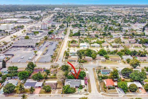 Propiedad comercial en venta en Miami Gardens, Florida № 1224147 - foto 28