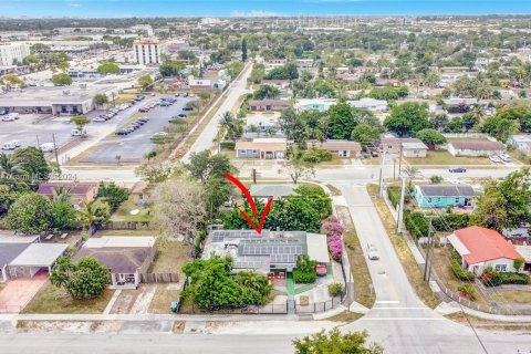 Propiedad comercial en venta en Miami Gardens, Florida № 1224147 - foto 26