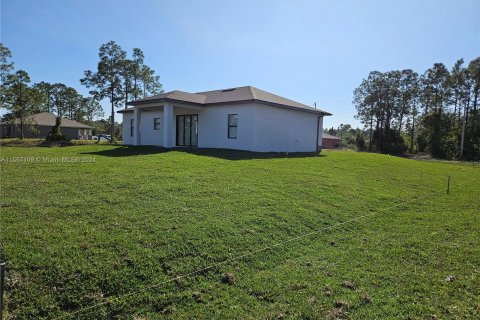 House in Lehigh Acres, Florida 3 bedrooms № 1104111 - photo 21