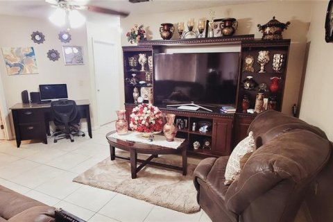 Casa en venta en Kissimmee, Florida, 3 dormitorios, 130.43 m2 № 1354286 - foto 5