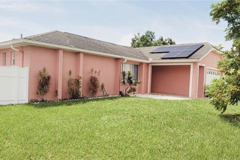 Villa ou maison à vendre à Kissimmee, Floride: 3 chambres, 130.43 m2 № 1354286 - photo 2