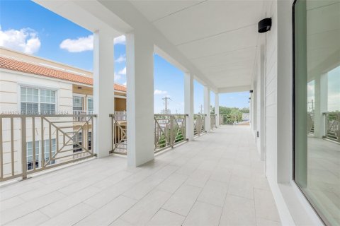 Condo in Stuart, Florida, 2 bedrooms  № 1309832 - photo 5