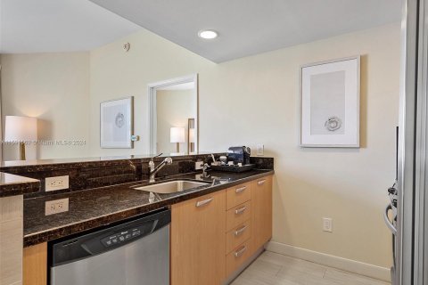 Condo in Fort Lauderdale, Florida, 1 bedroom  № 1187808 - photo 13