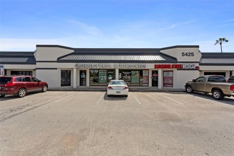 Commercial property in Orlando, Florida 84.54 sq.m. № 725574 - photo 14