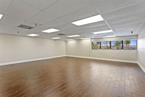 Propiedad comercial en alquiler en Orlando, Florida, 84.54 m2 № 725574 - foto 17