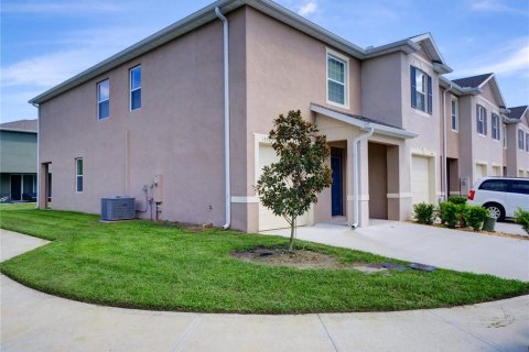 Townhouse in Davenport, Florida 3 bedrooms, 156.08 sq.m. № 1085073 - photo 2