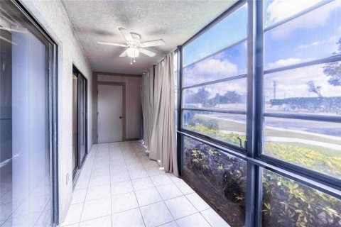 Copropriété à vendre à Fort Lauderdale, Floride: 2 chambres, 75.25 m2 № 1077772 - photo 14