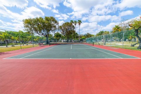 Copropriété à vendre à Fort Lauderdale, Floride: 2 chambres, 75.25 m2 № 1077772 - photo 1