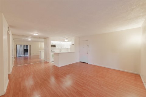 Condo in Fort Lauderdale, Florida, 2 bedrooms  № 1077772 - photo 27