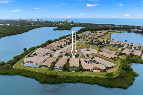 Villa ou maison à vendre à Hutchinson Island South, Floride: 3 chambres, 229.56 m2 № 1180225 - photo 17