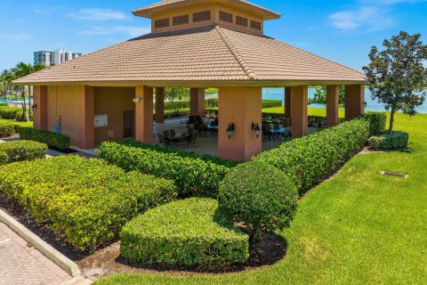 Villa ou maison à vendre à Hutchinson Island South, Floride: 3 chambres, 229.56 m2 № 1180225 - photo 1