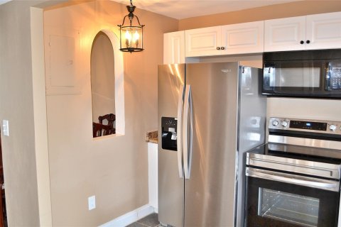 Condo in Sunrise, Florida, 2 bedrooms  № 1180304 - photo 20