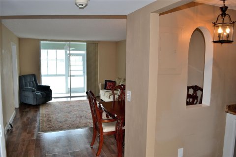 Condo in Sunrise, Florida, 2 bedrooms  № 1180304 - photo 13