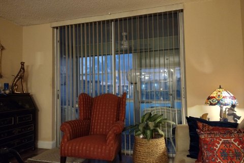 Condo in Sunrise, Florida, 2 bedrooms  № 1180304 - photo 26