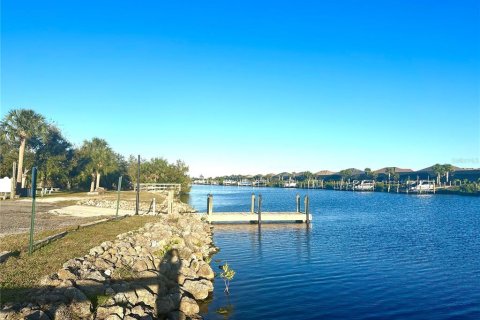 Land in Port Charlotte, Florida № 1003103 - photo 10